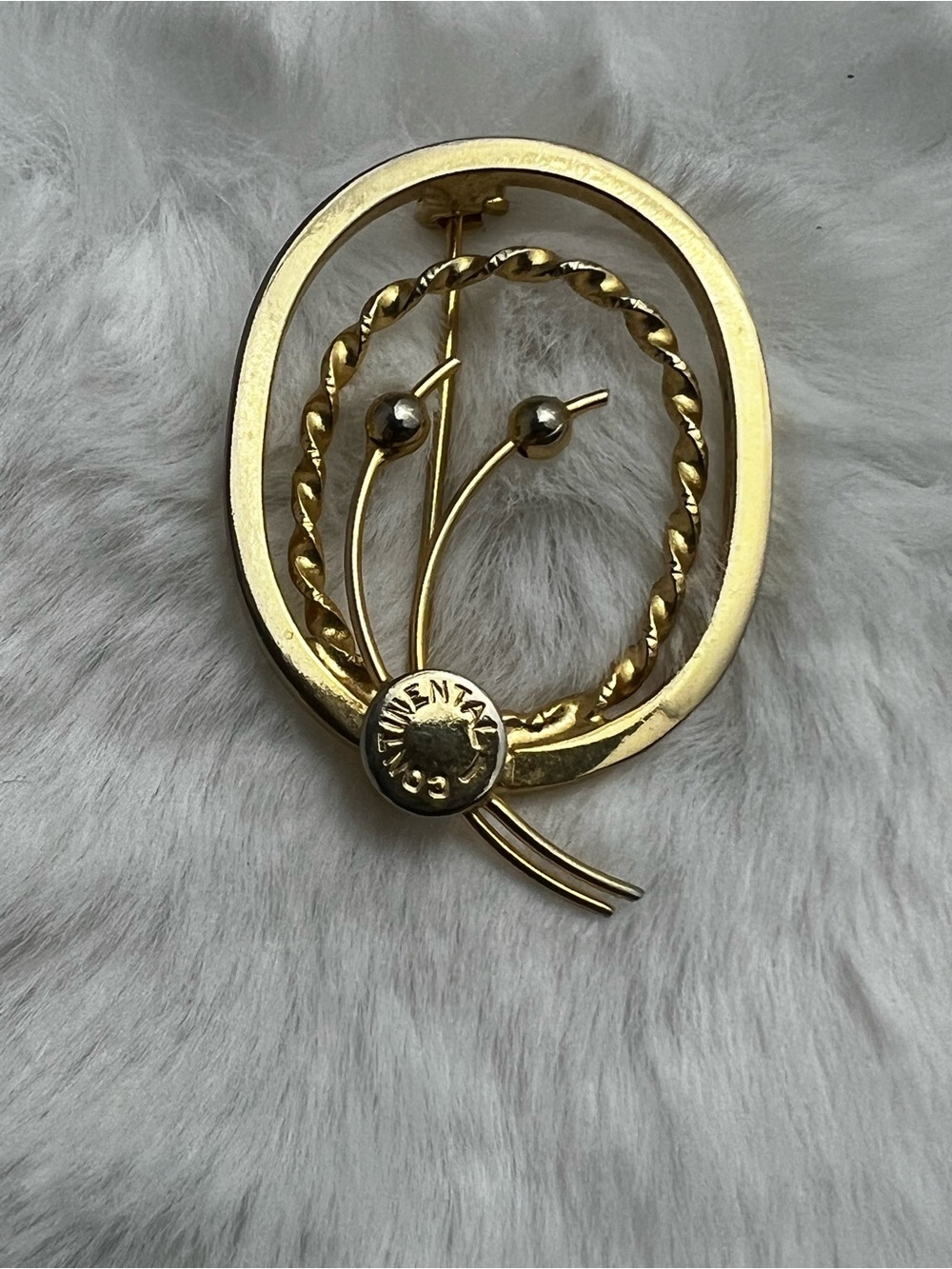 Vintage Continental Gold Tone Brooch